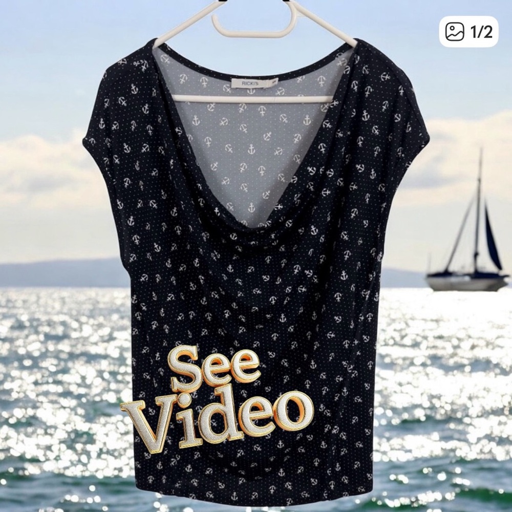 👛 2/$15 RICKI’S Stretchy Cowl Neck Cap Sleeve Anchor Motif Top